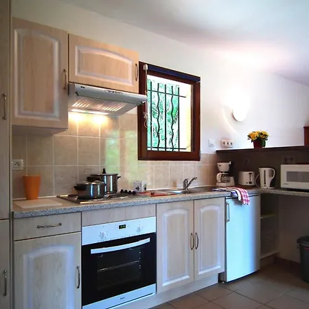 Quiet Dordogne Escape Chalet *