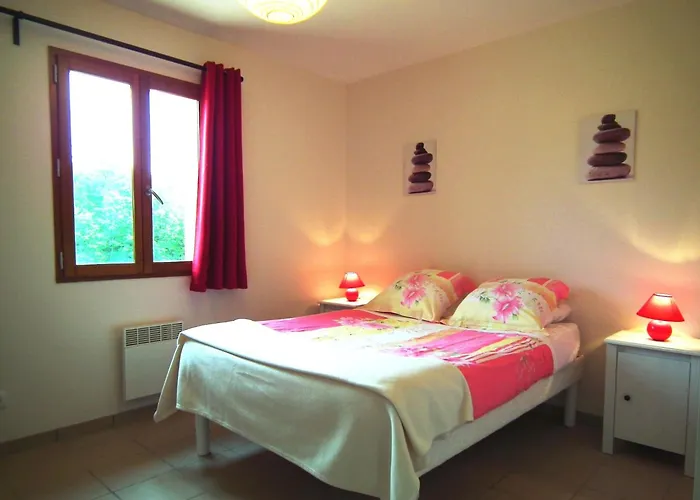 Quiet Dordogne Escape Gavaudun